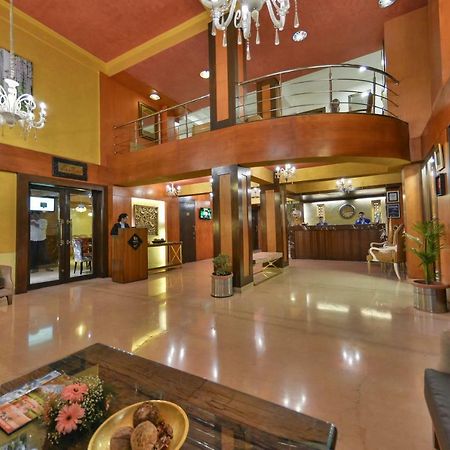 Batra Hotels And Residences Srīnagar Zewnętrze zdjęcie