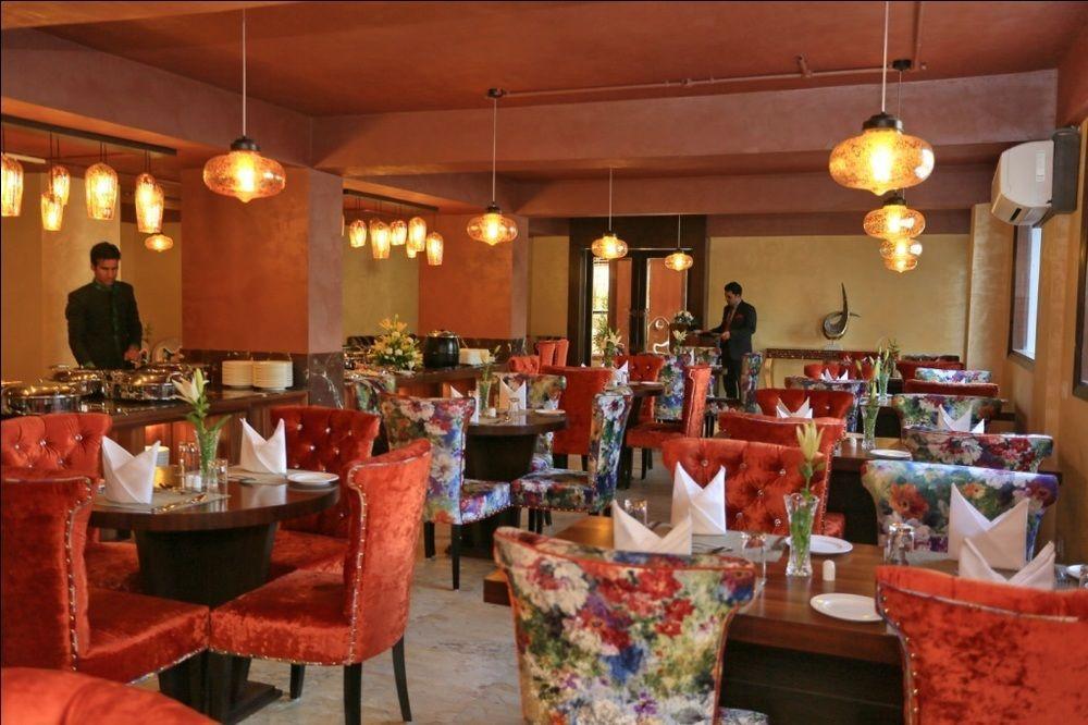 Batra Hotels And Residences Srīnagar Zewnętrze zdjęcie