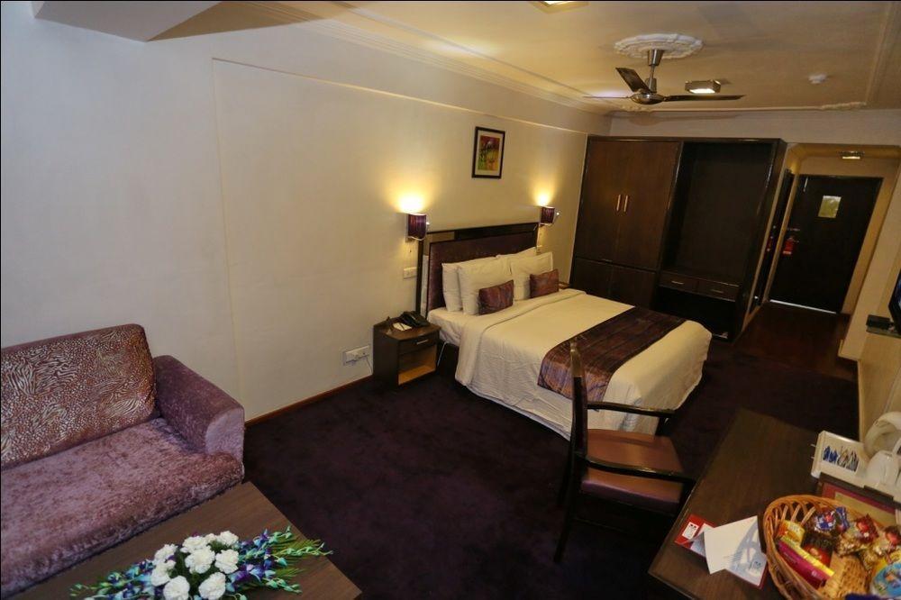 Batra Hotels And Residences Srīnagar Zewnętrze zdjęcie