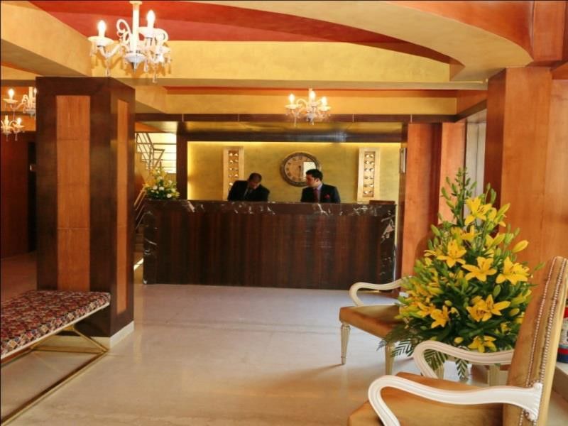 Batra Hotels And Residences Srīnagar Zewnętrze zdjęcie