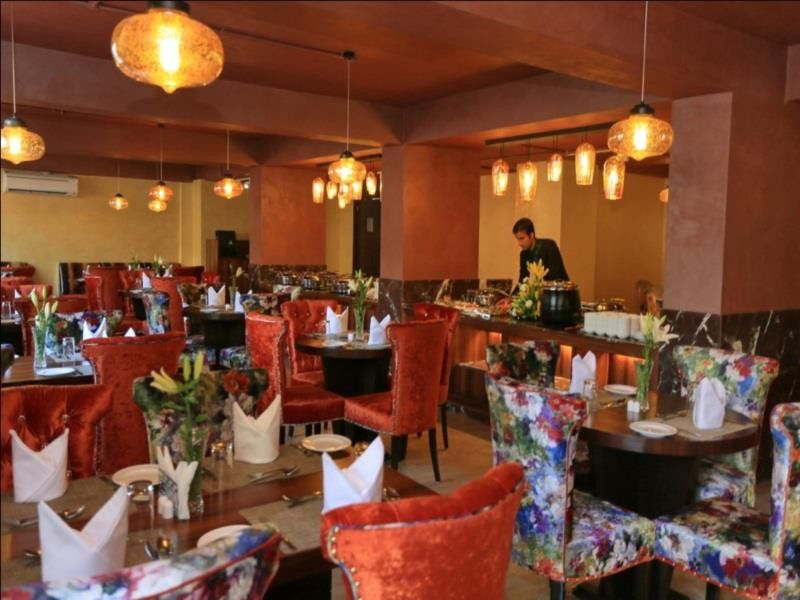 Batra Hotels And Residences Srīnagar Zewnętrze zdjęcie