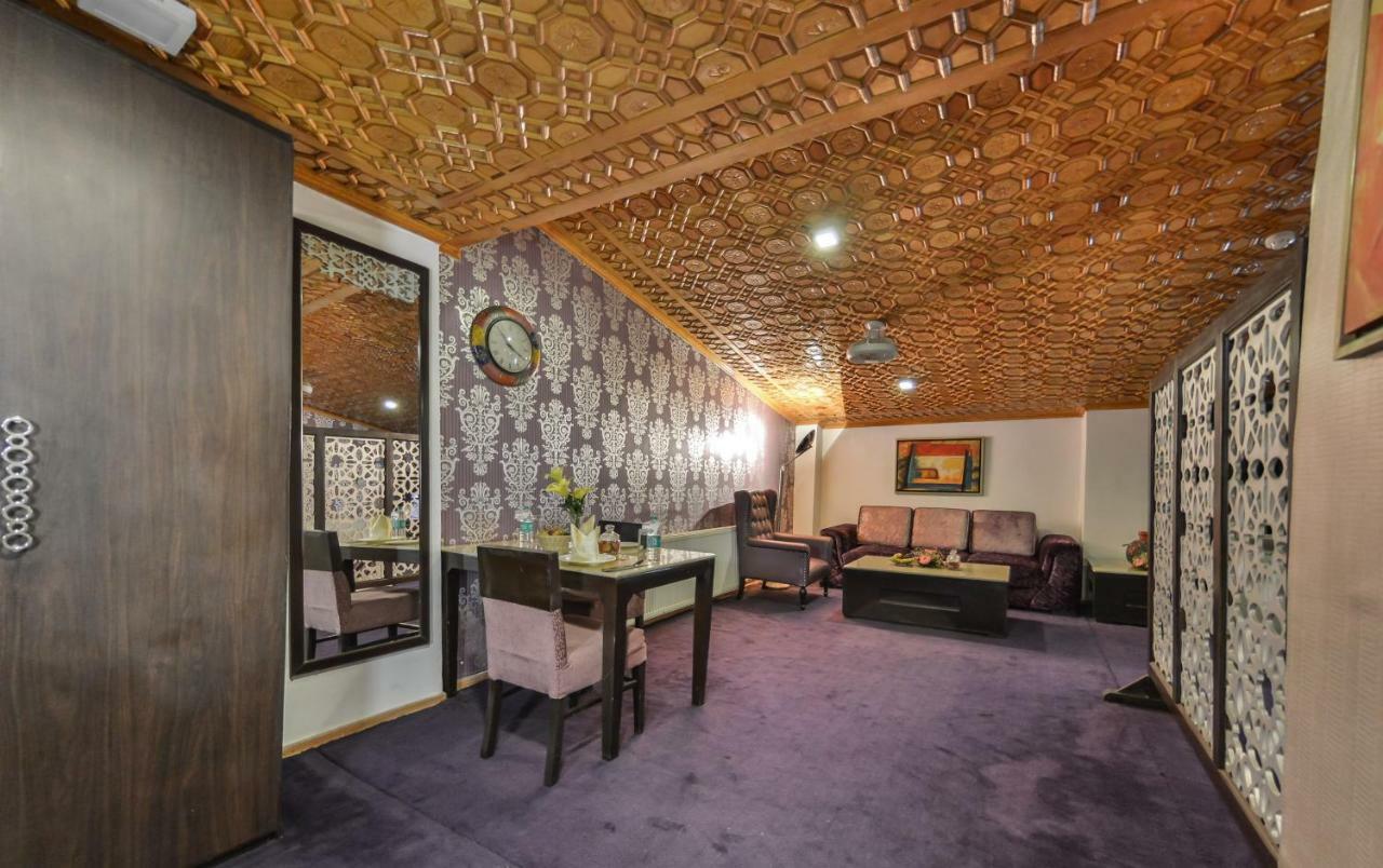 Batra Hotels And Residences Srīnagar Zewnętrze zdjęcie