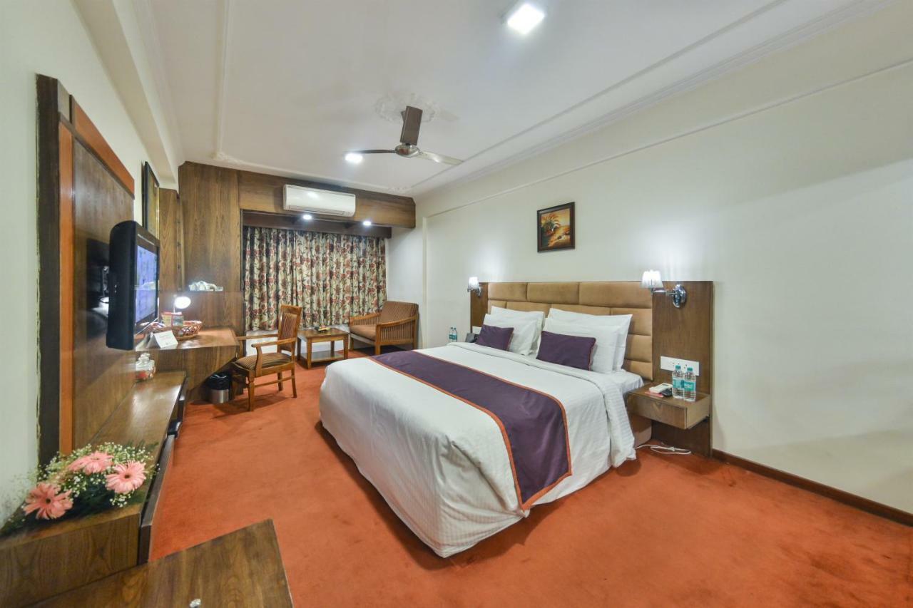 Batra Hotels And Residences Srīnagar Zewnętrze zdjęcie
